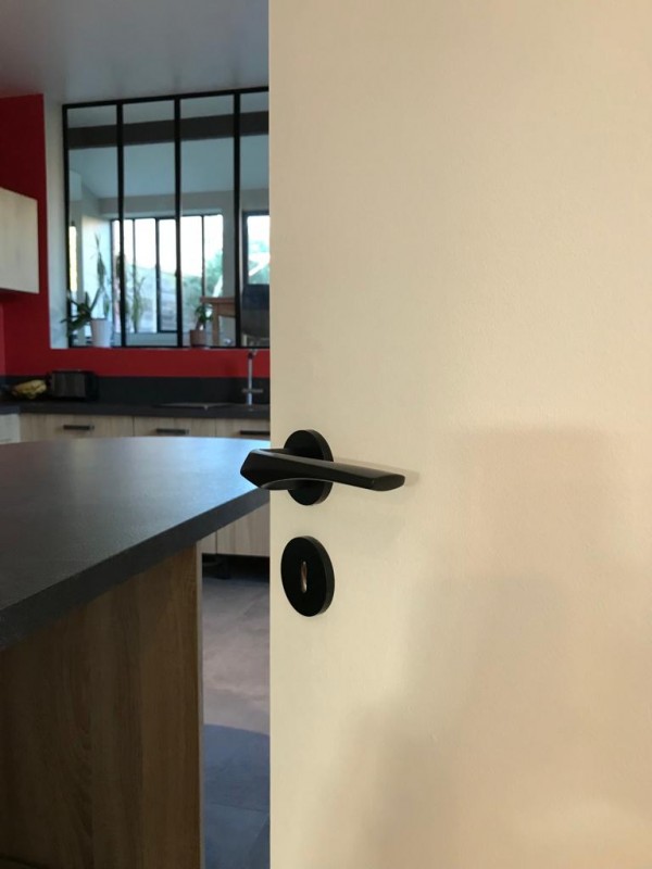 Realização em La Queue les Yvelines - modelo Dalia na cor preta